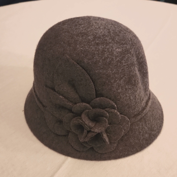 Nine West Accessories - New Nine West Wool Hat